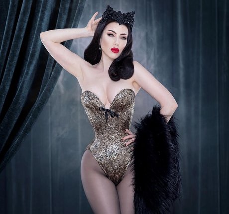 Threnody In Velvet étoile sympa photo