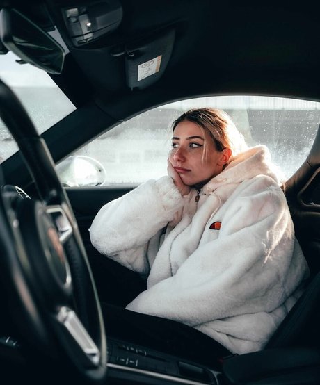 veylaneey actrice xxx image