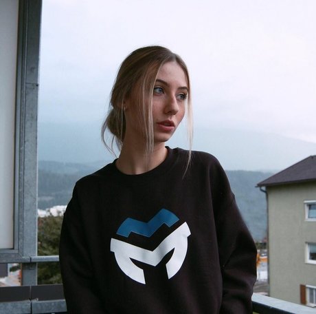 veylaneey modèle nu archive