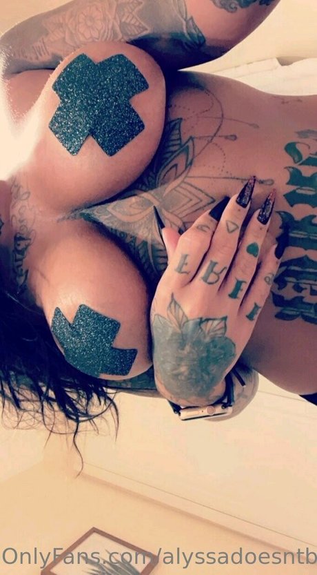 Alyssadoesntboost étoile hd des photos