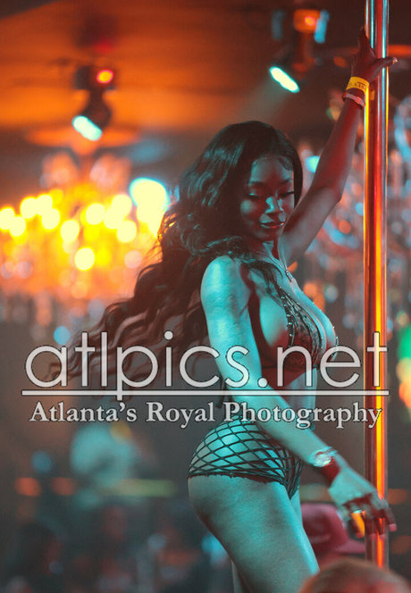 Nisha Thomas star du porno hd images