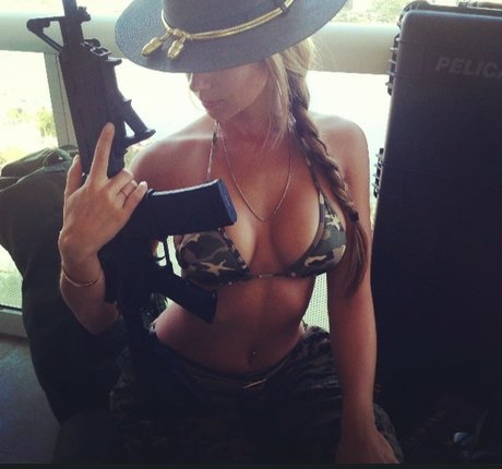 Livia Gullo modèles nus photo