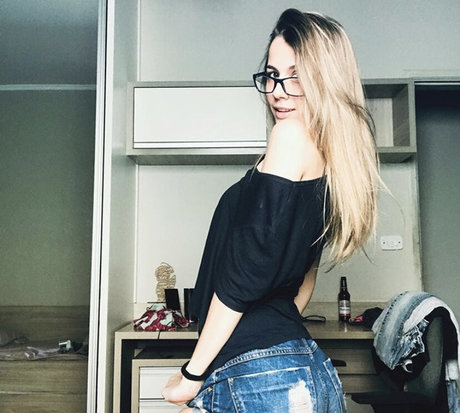 Roberta Pfaff étoile sexy galeries