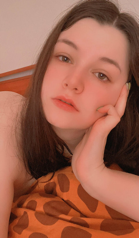 MintyMiyako actrice de nus photos