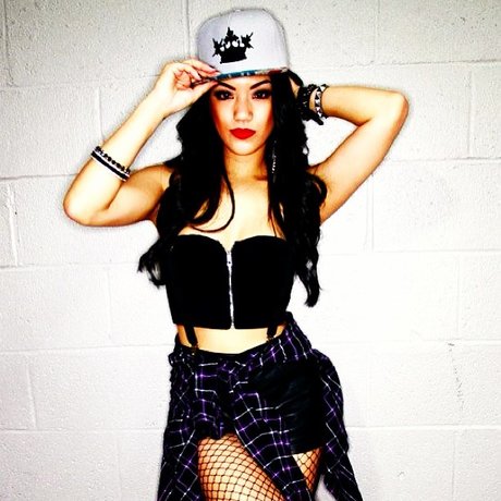 Janelle Ha actrice chaude collection