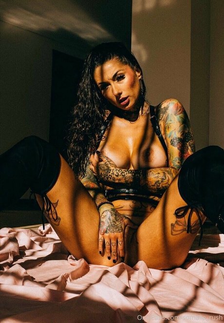 Sarah Schmidt star du porno érotique img