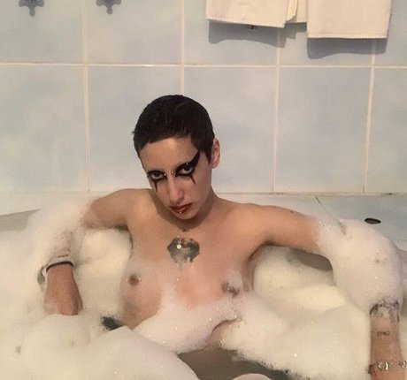 Putaspunk actrice érotique images