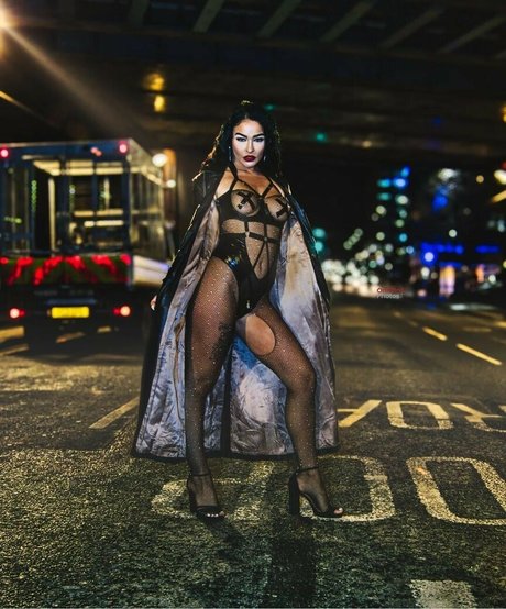 Reign Chaos actrice parfaite img