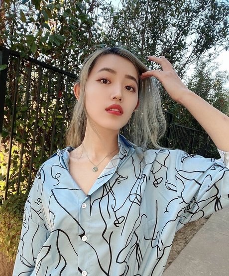 Yoojin modèles nus des photos