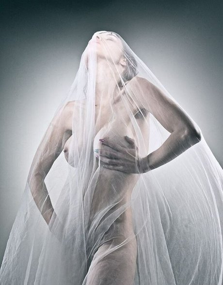 xxxcaligulaxxx étoile chaude photos