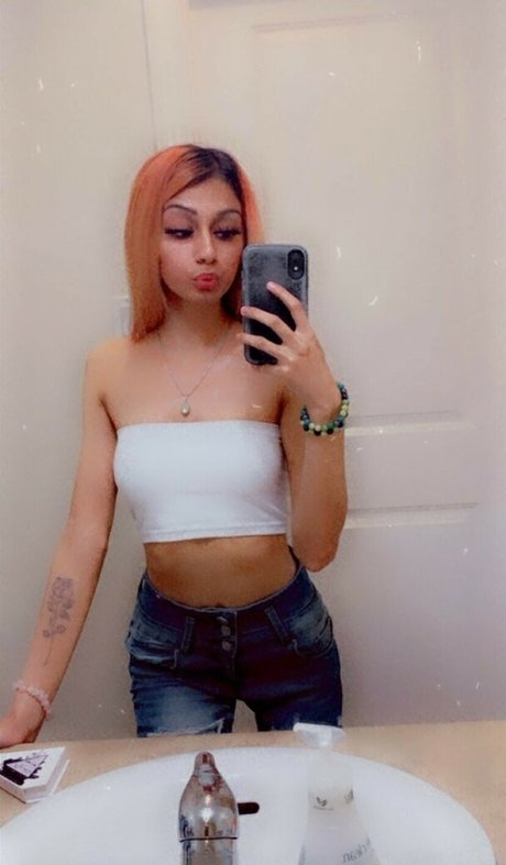 Bhavika Shah actrice de nus image