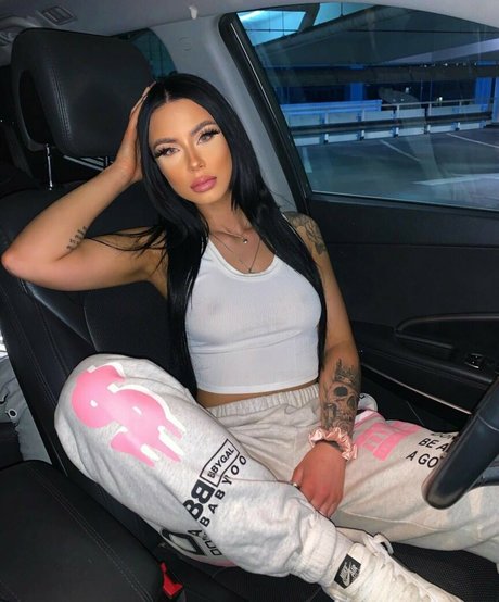 Bailey King modèle gratuit galerie