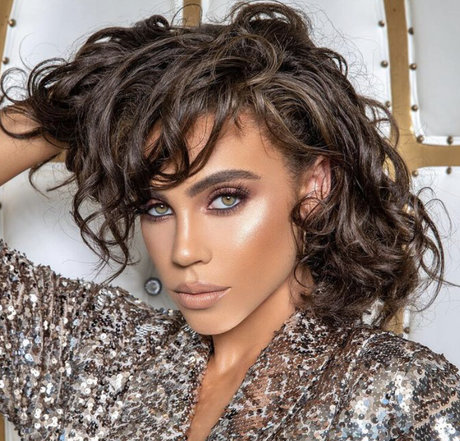 grande rousse onlyfans sexy érotique images