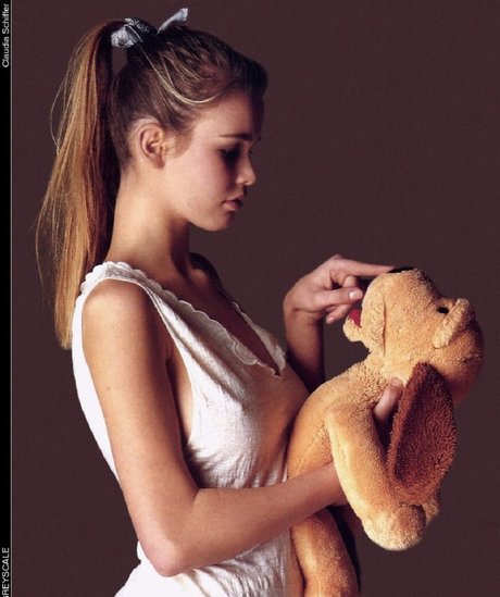 Claudia Schiffer étoile xxx collection