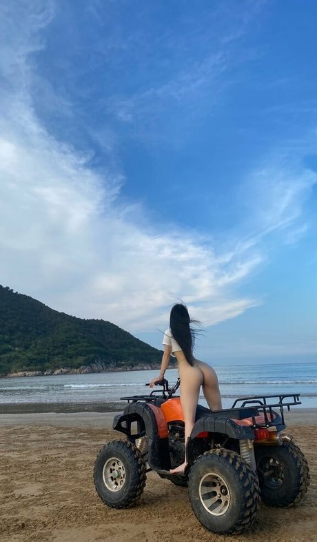 QianniuTT actrice artistique galeries