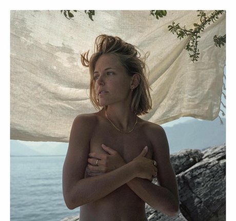 Chloe Kian modèles nus photo