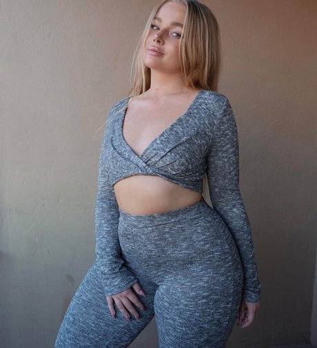 seins naturels onlyfans nu parfait img