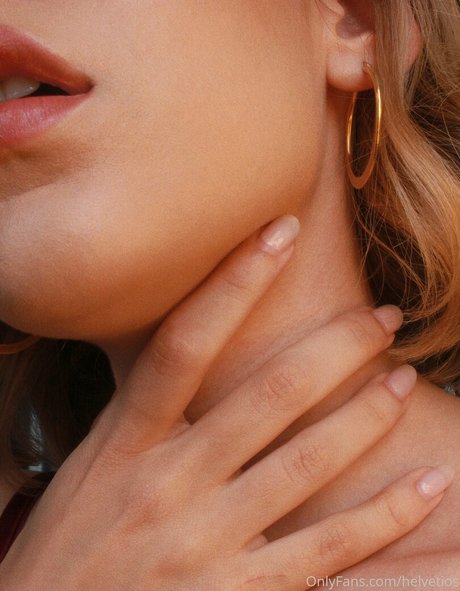 Oriana Leal star du porno image