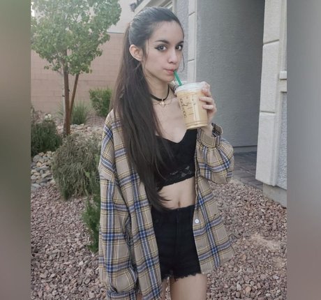 fans de nains à gros seins uniquement sexy jolie img