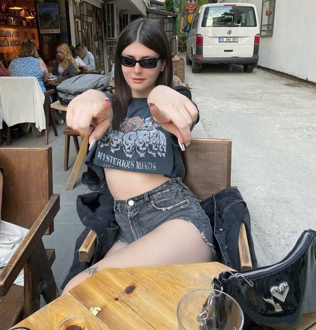 derin4y sexe star images