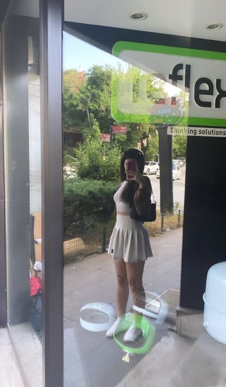 derin4y modèle artistique img