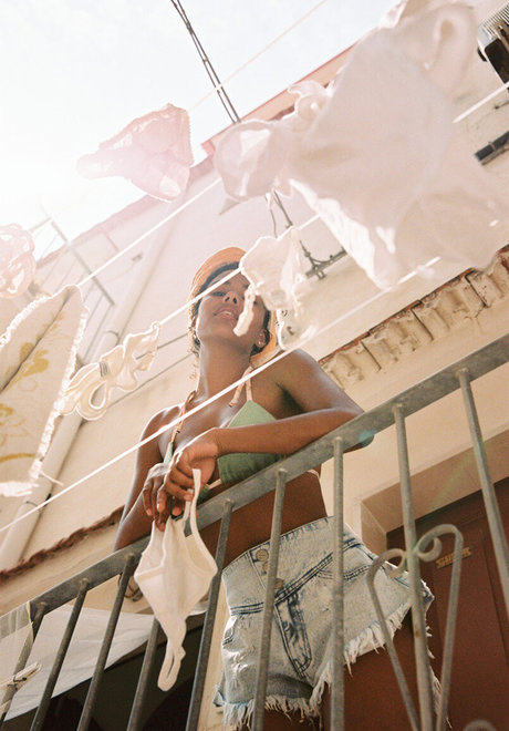 Tina Kunakey actrice galeries