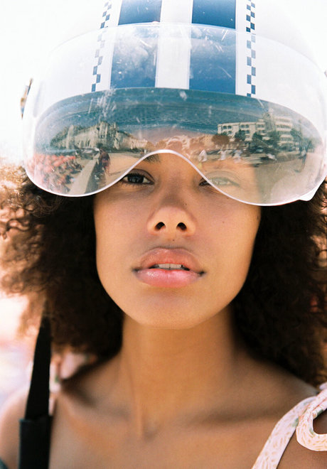 Tina Kunakey étoile de haute qualité photos