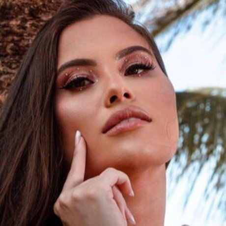 Thais Leao étoile érotique archive