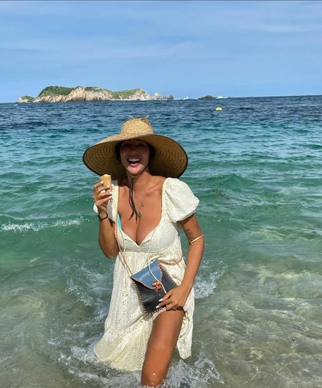 Jackie Cruz modèle exclusif archive