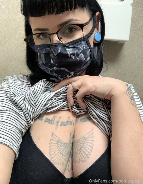 BettiesPaige étoile exclusive galerie