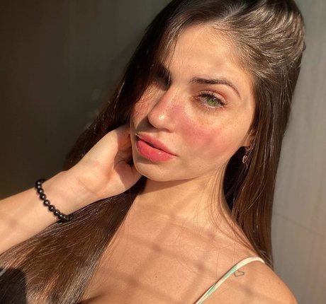 solo aux gros seins uniquementfans chaud image