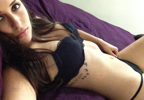 Elizabeth Barela star du porno hd galeries