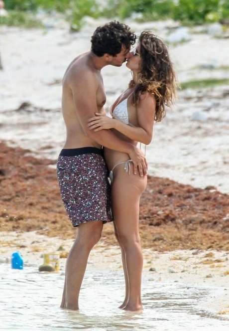 Paula Fernandes star du porno gratuit collection