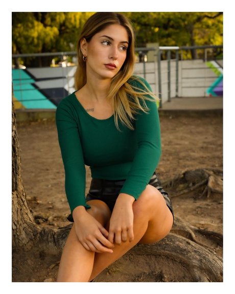 Mia Fortu modèle parfait image