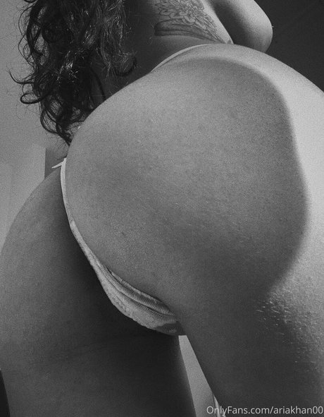 Ariakhan00 modèle artistique image