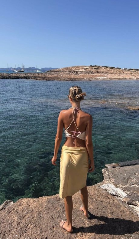 Viky Varga actrice chaude galeries