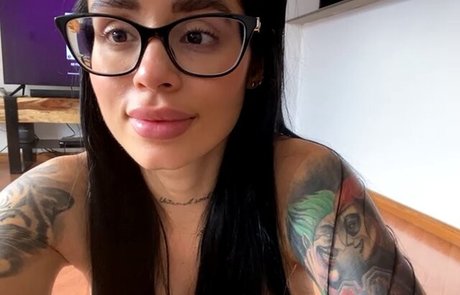 Lara Henao art star du porno images