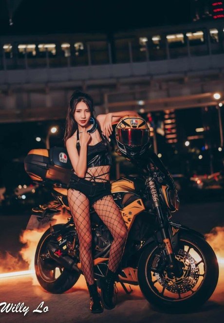 Anita Feifei 11111 actrice sexy archive