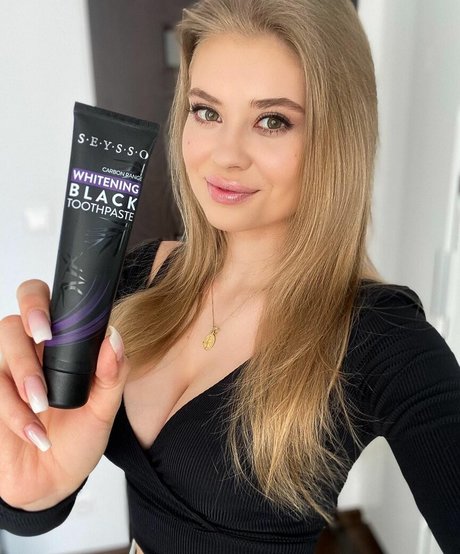 Weronika Zubowicz star érotique img