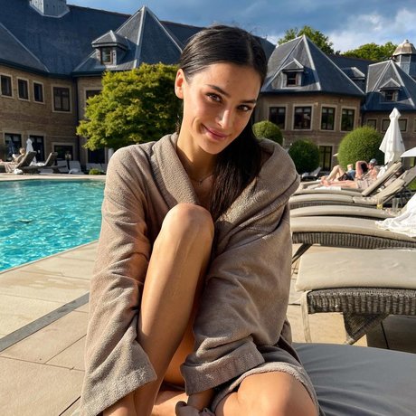 Sandra Dziwiszek beau modèle collection