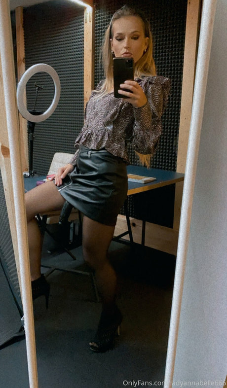 Lady Annabelle actrice xxx des photos