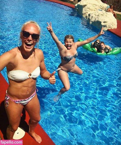 Maria Thorisdottir nus de stars du porno photos