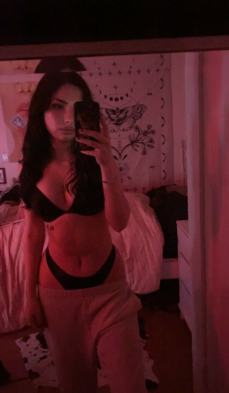 egirlmac star exclusive image