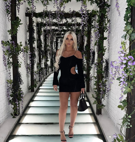 Meg Coldwell mannequin photo