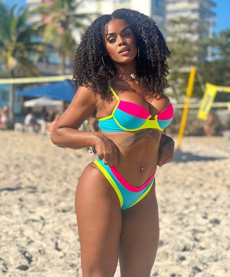 Lais Oliveira jolie actrice photos