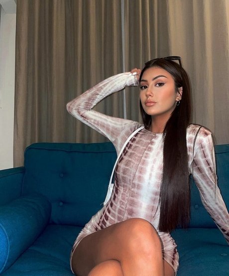 Willow Ziguras nus de stars du porno des photos