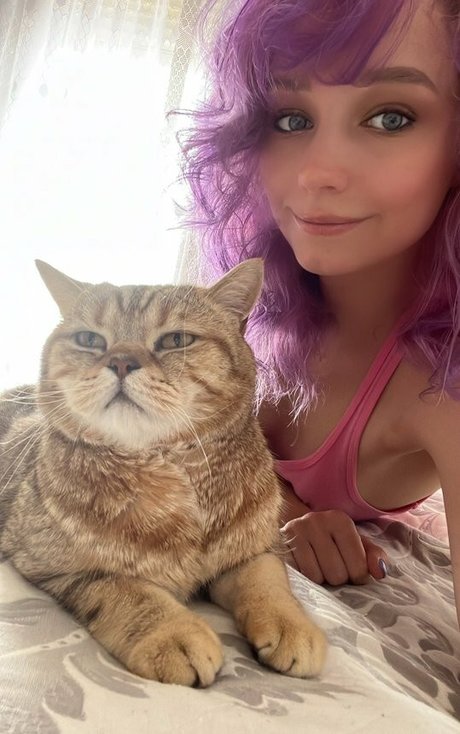 Moonychka actrice chaude images