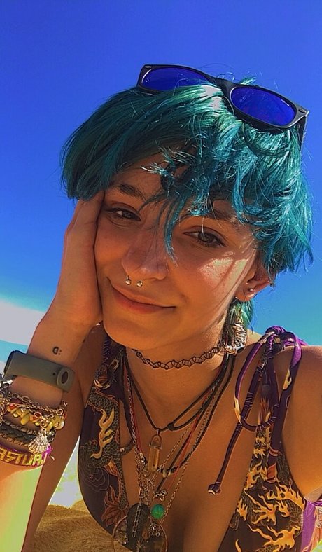 covergore 666 étoile sexy img