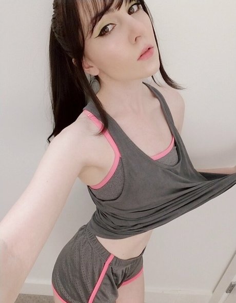 Foxxit modèle porno des photos