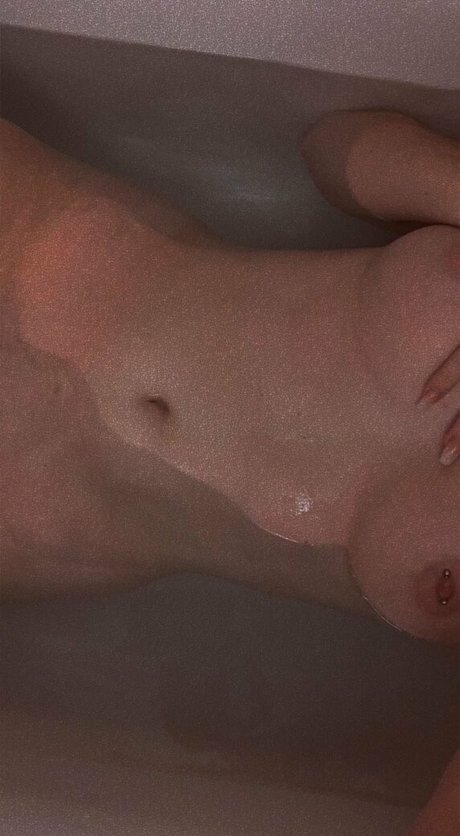 BvnnyBeth actrice hd archive